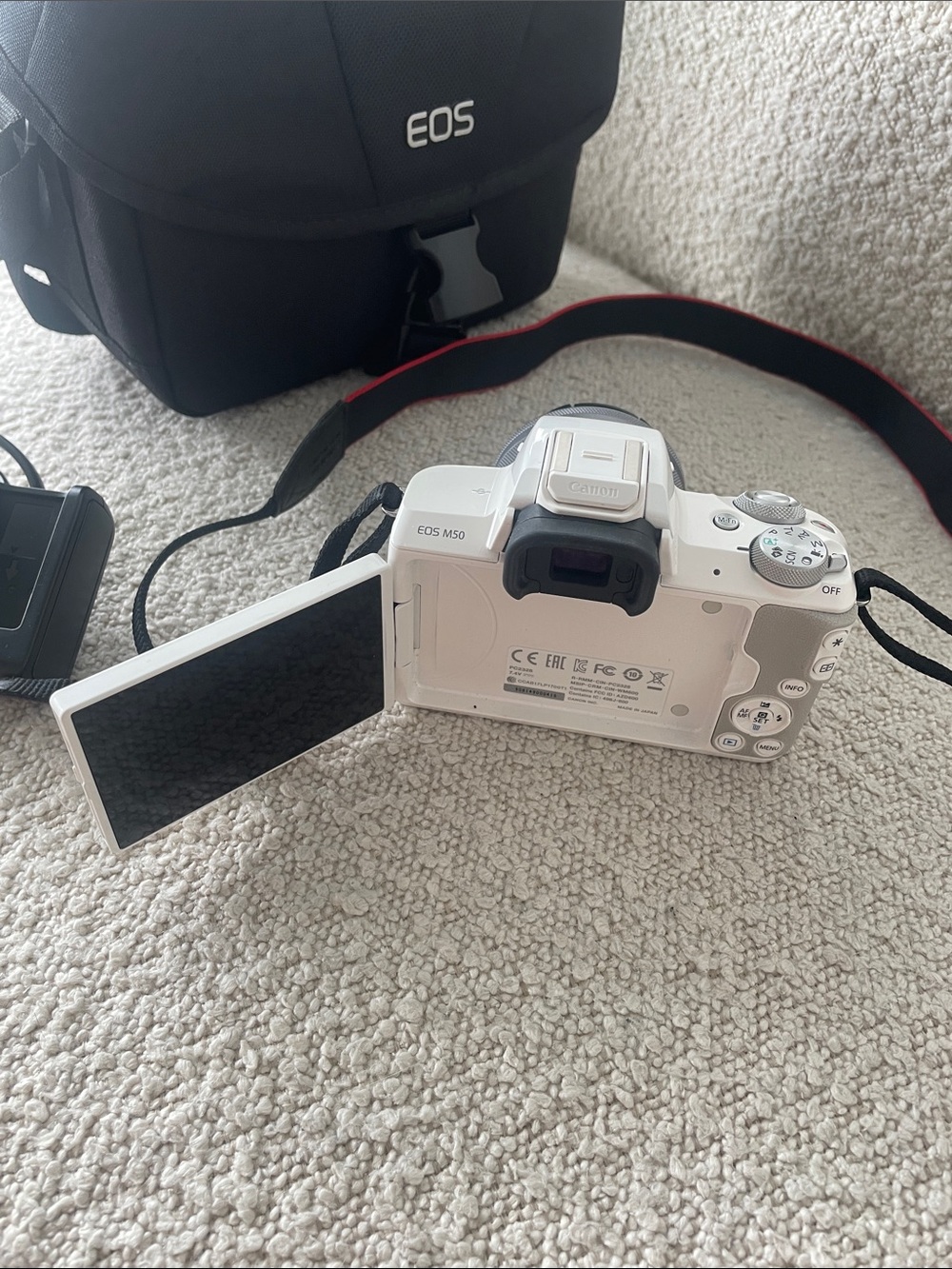 Canon EOS M50 - Picture 6 of 7
